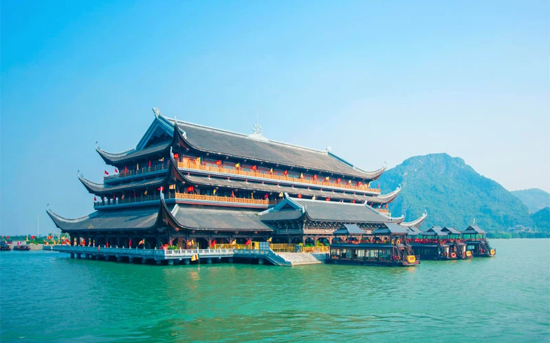 Tham Quan Chua Tam Chuc Ha Nam