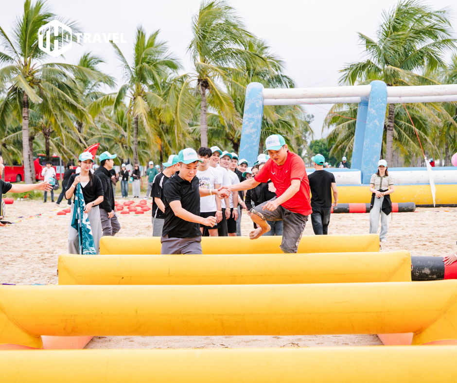 Hoat Dong Team Building Doanh Nghiep Thd Travel.jpg